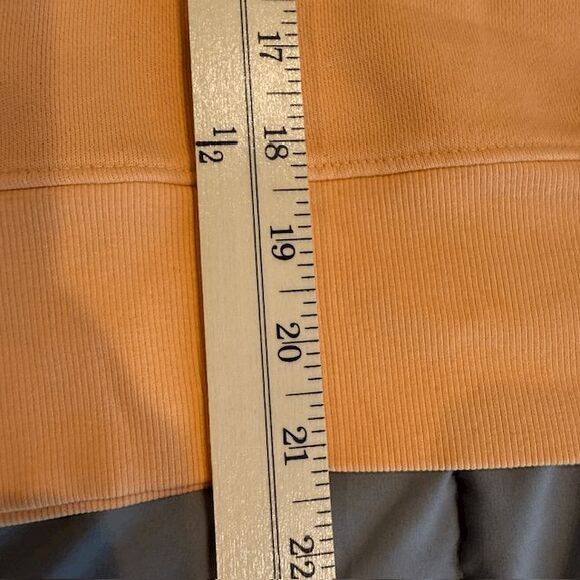 NEW! AGOLDE The Round Shoulder Sweatshirt in Sherbert Mock Neck Short Sleeve Siz - Picture 8 of 9